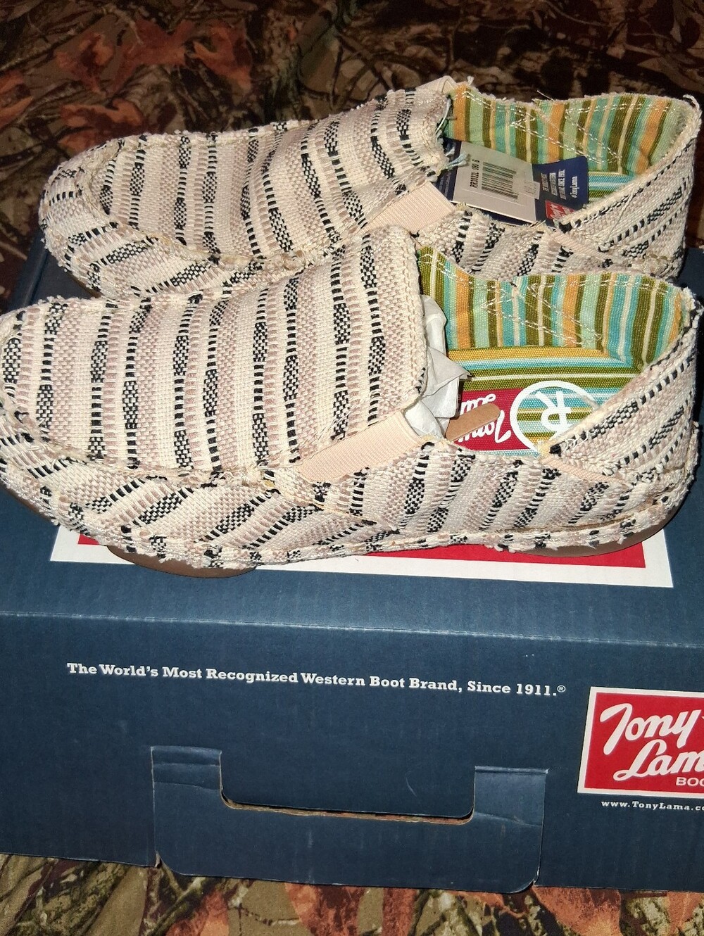 Tony LAMA Womans Sz. 9B Canvas Casual Slip On Shoes NIB